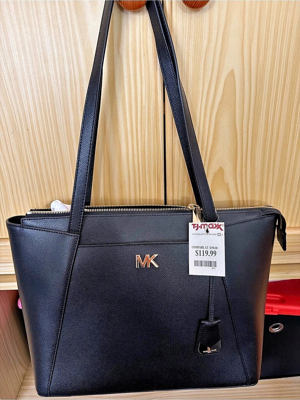 Michael Kors Voyager Large Saffiano Leather Tote Bag Black